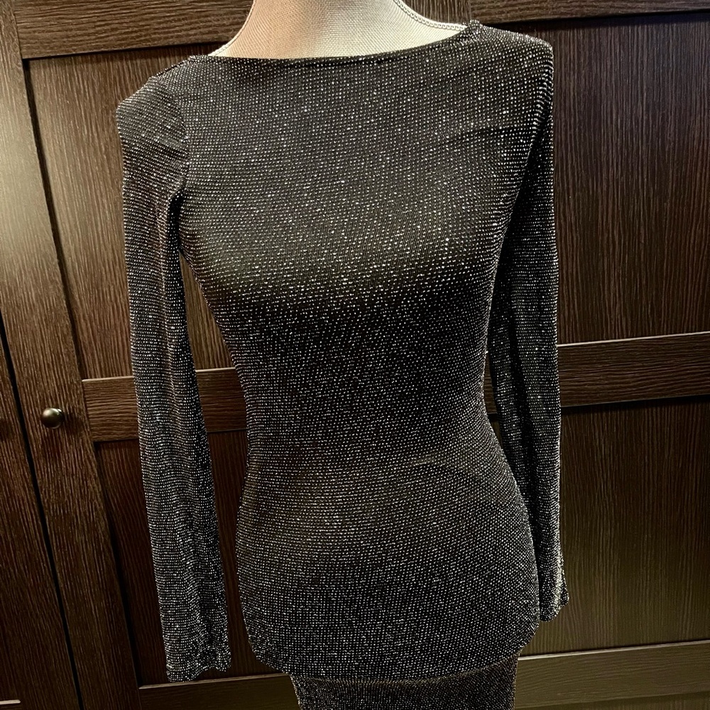 NWT Women Windsor long sleeve black dress, Size M